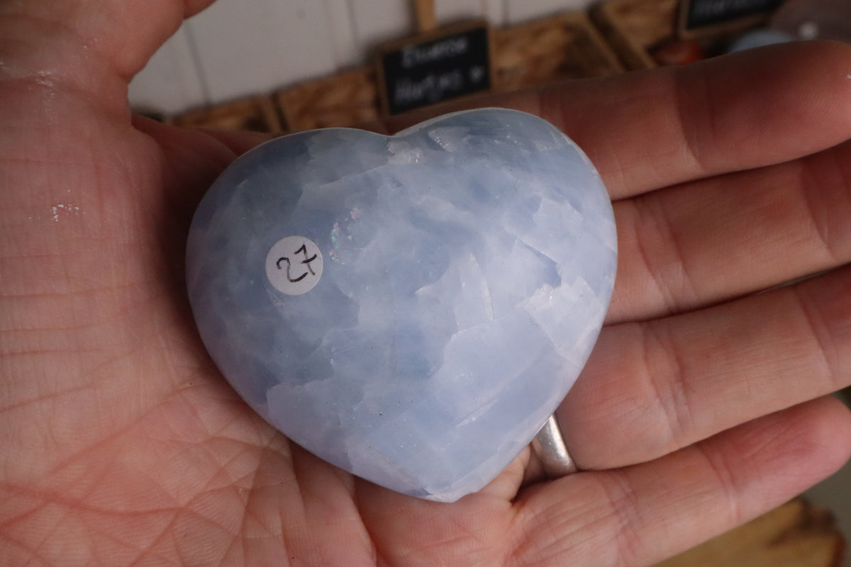 Blauwe calciet hart van 175 gram en 7 x 6,5 cm