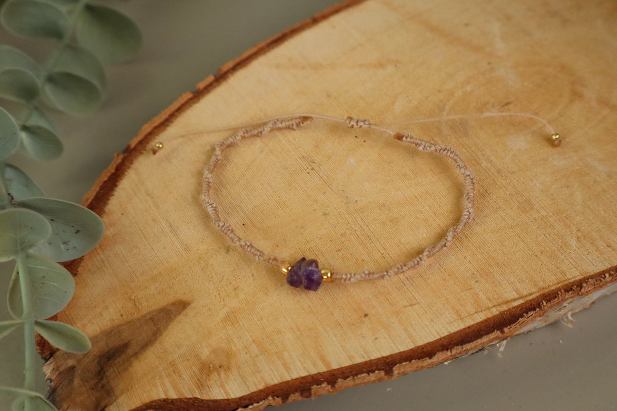 Macramé armbandje met edelsteenchips, zesde aanzicht