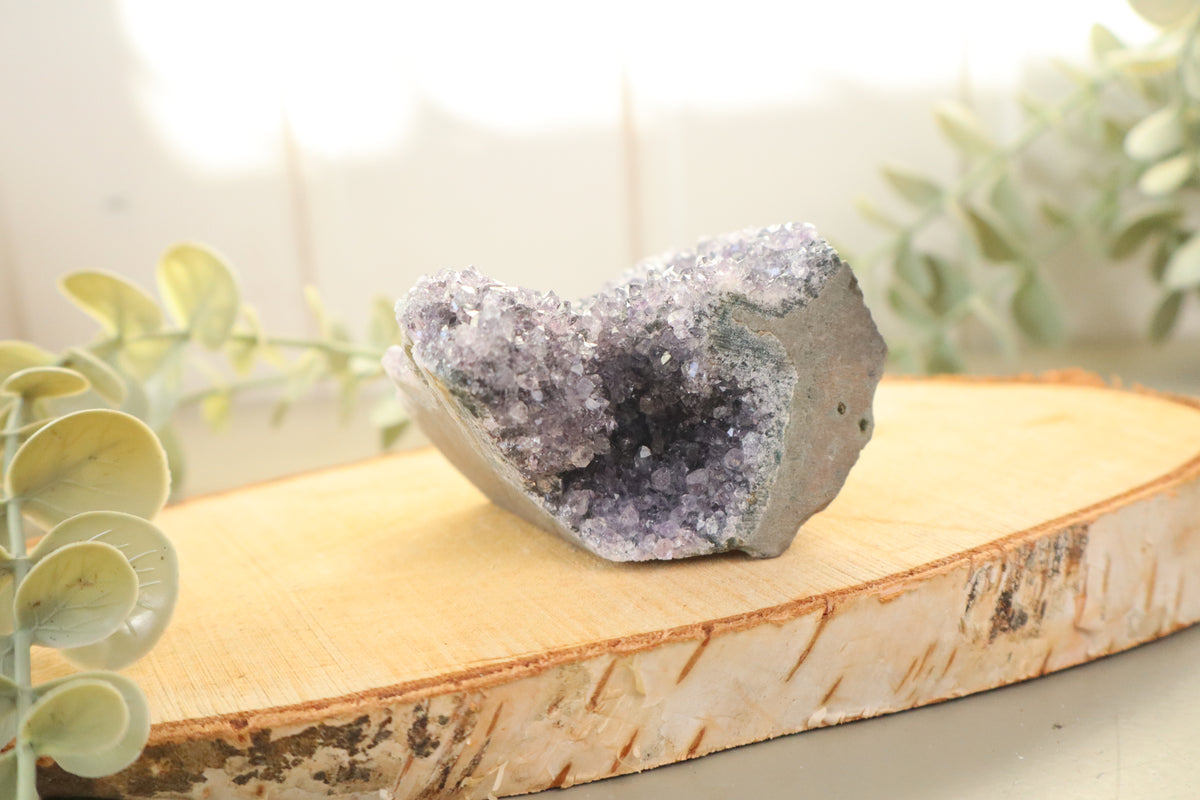Amethist cluster 229 gram, derde aanzicht