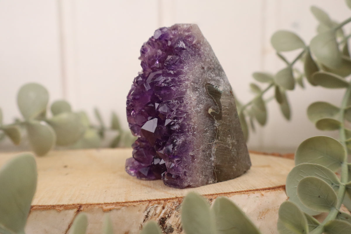 Amethist cluster 176 gram, derde aanzicht
