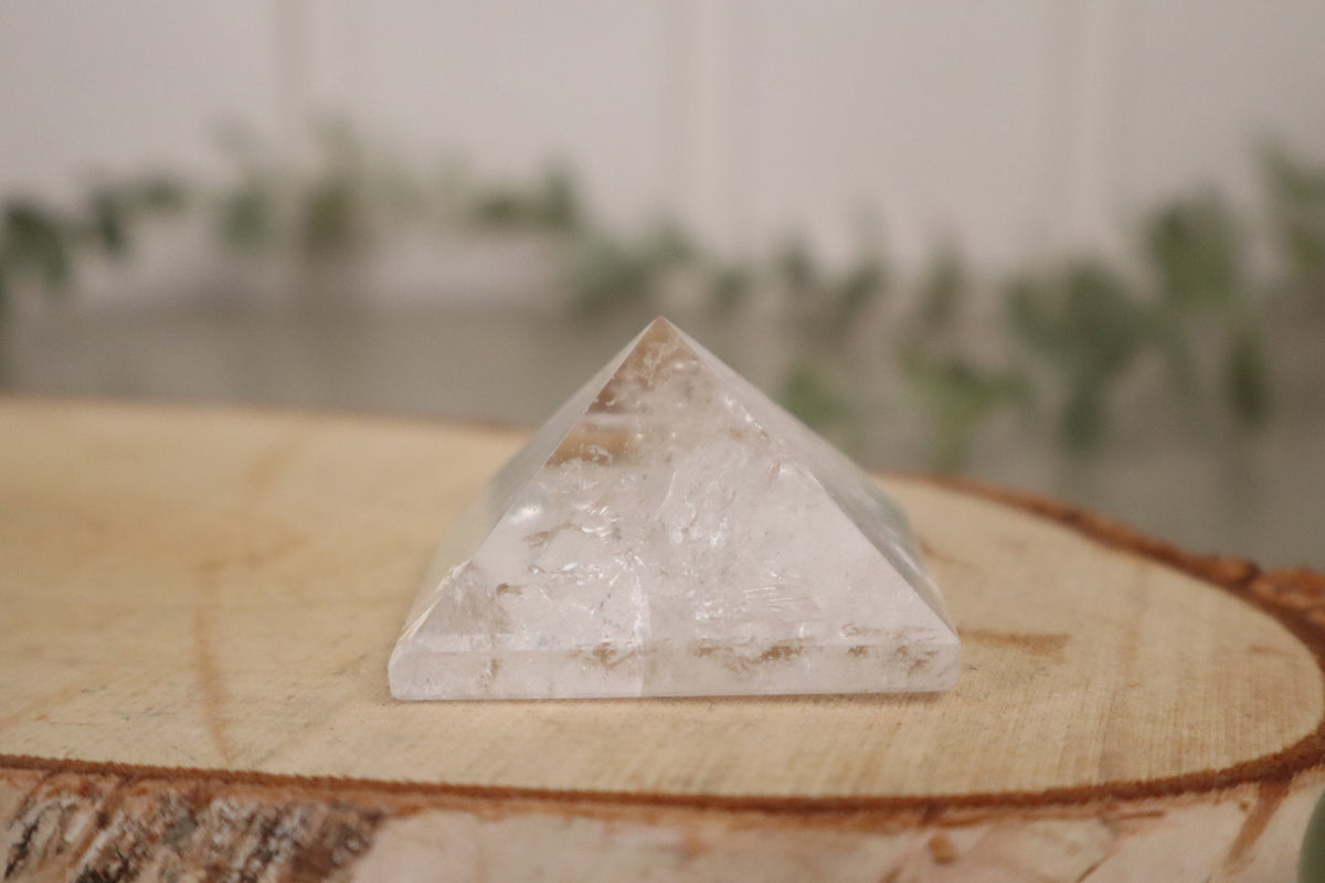 Bergkristal piramide van 4,5 cm, 44 gram