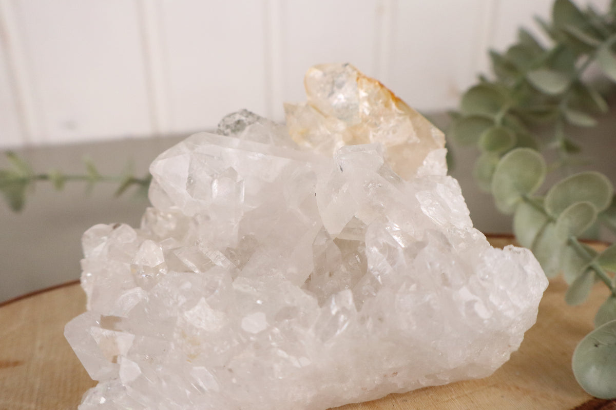 Bergkristal cluster 653 gram, zesde aanzicht