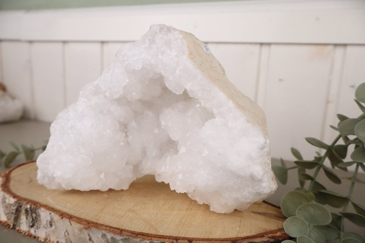 Open bergkristal geode, derde aanzicht