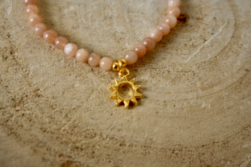Armband Zonnesteen met zon, maan & ster – 6mm kralen