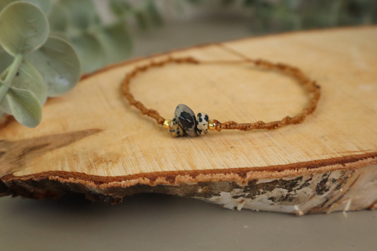 Macramé armbandje met edelsteenchips, vierde aanzicht