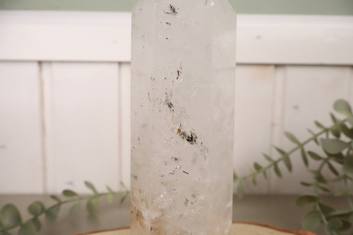 Bergkristal XL toren van 1005 gram met regenbogen, zesde aanzicht
