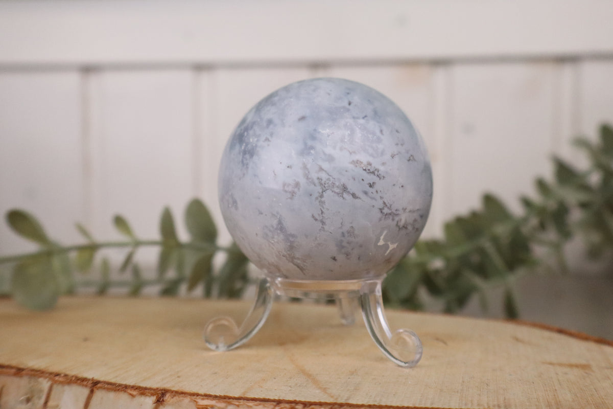 Blauwe chalcedoon bol (5,5 cm), derde aanzicht