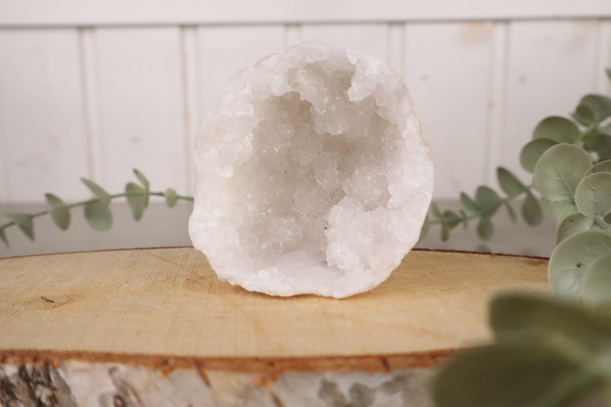 Bergkristal geode 153 gram, vierde aanzicht