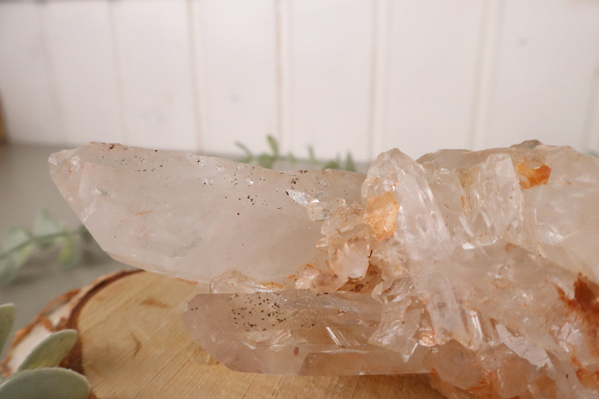 Bergkristal cluster 740 gram, vierde aanzicht