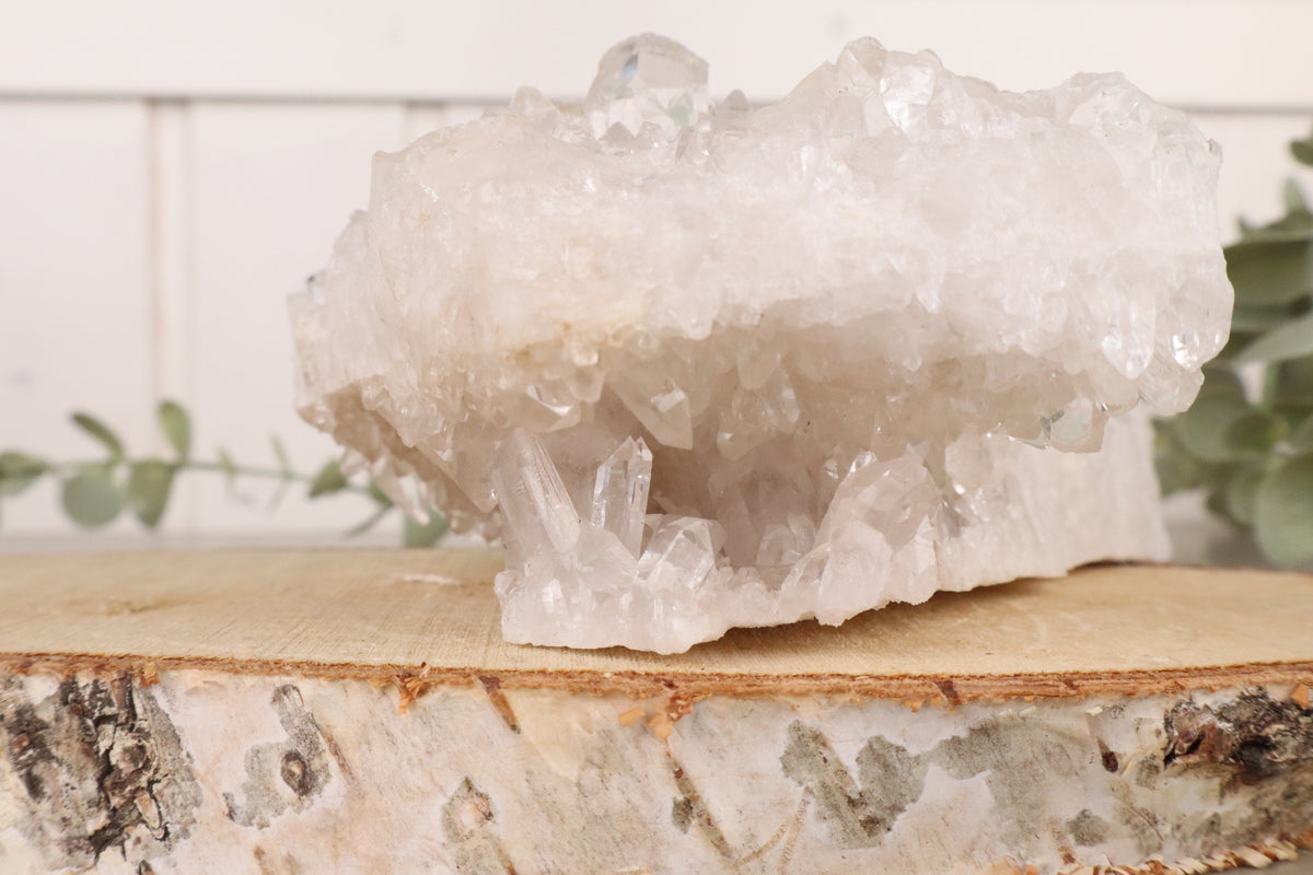 Bergkristal cluster 666 gram, derde aanzicht