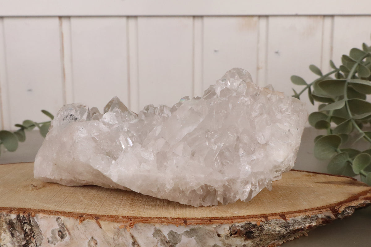 Bergkristal cluster 666 gram, vierde aanzicht