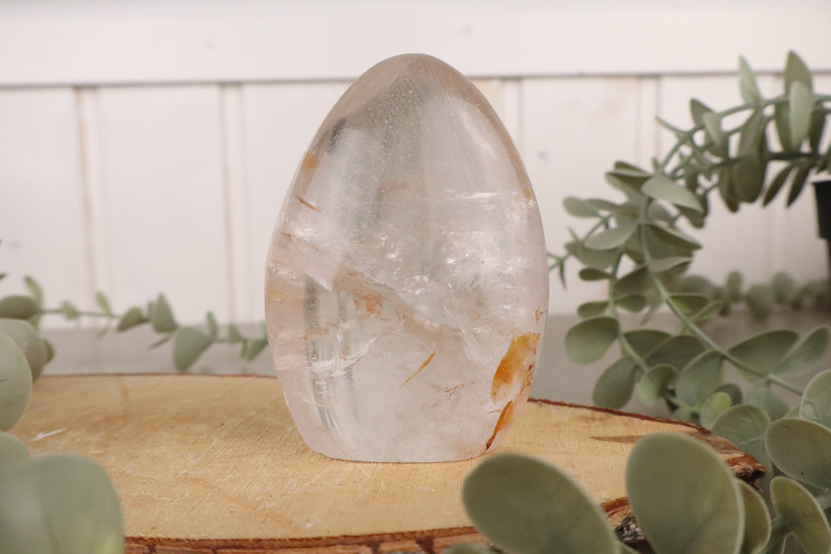 Heldere bergkristal staander van 8,5 cm en 270 gram