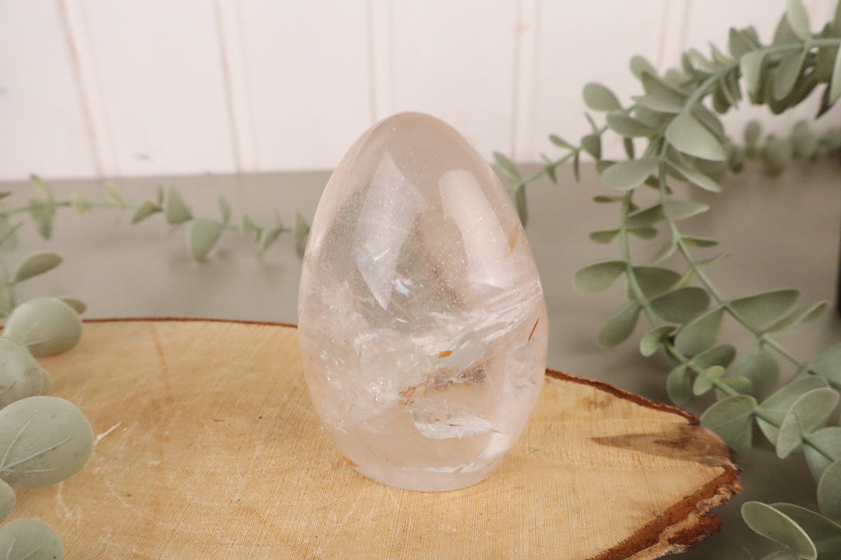 Bergkristal staander 270 gram 8,5 cm, vierde aanzicht