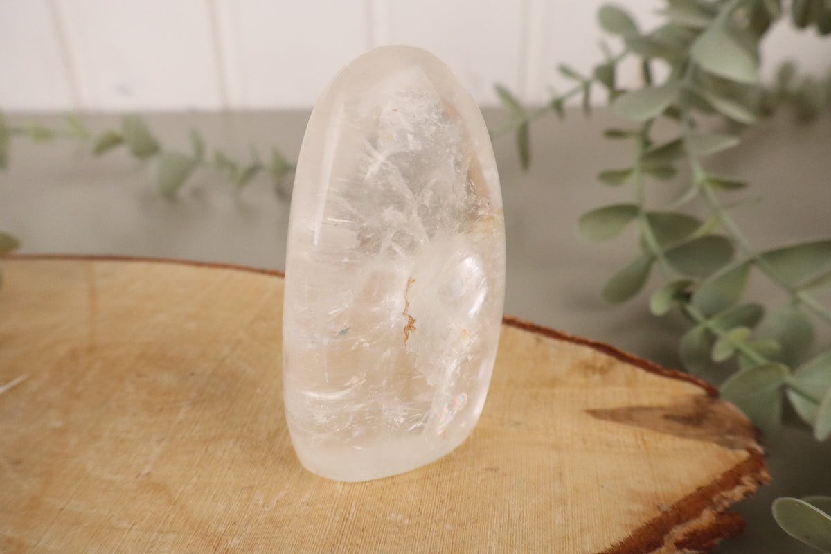 Bergkristal staander 135 gram, derde aanzicht