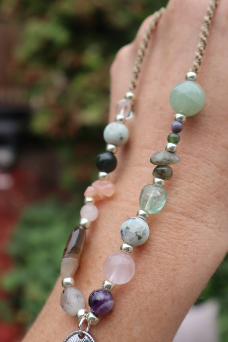 Handgemaakte Macramé Ketting met Edelstenen - Intuition & 111