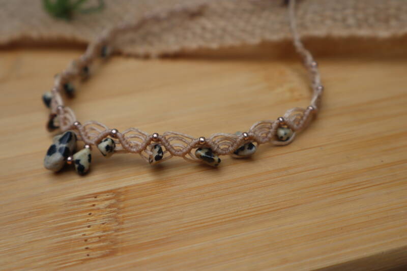 Handgemaaakte Macramé Ketting Dalmatiër Jaspis
