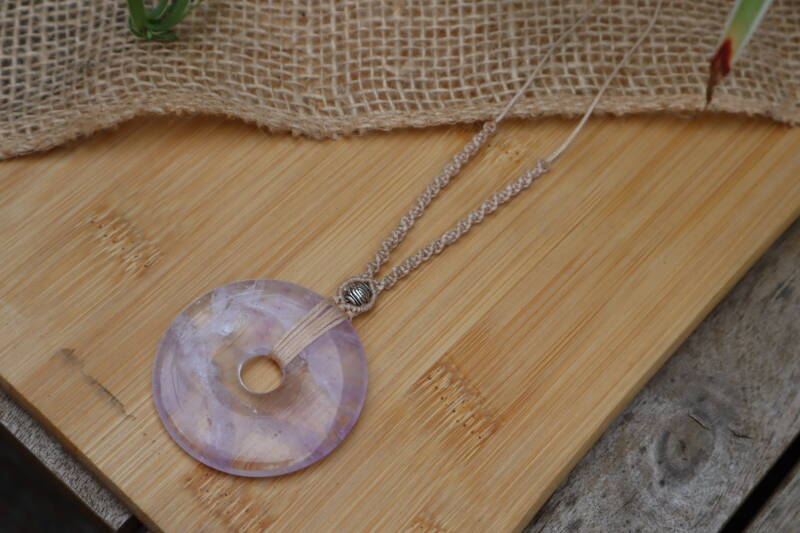 Handgemaakte Macramé Ketting Amethist Donut